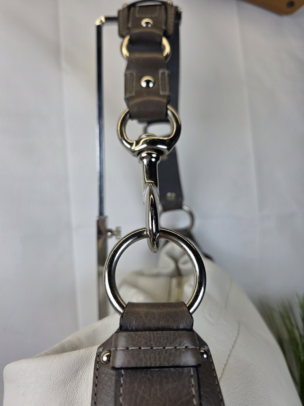 Coach Xlarge Carly Hobo White Leather Shoulder Large Bag with Gray Brown Trim - Picture 8 of 16